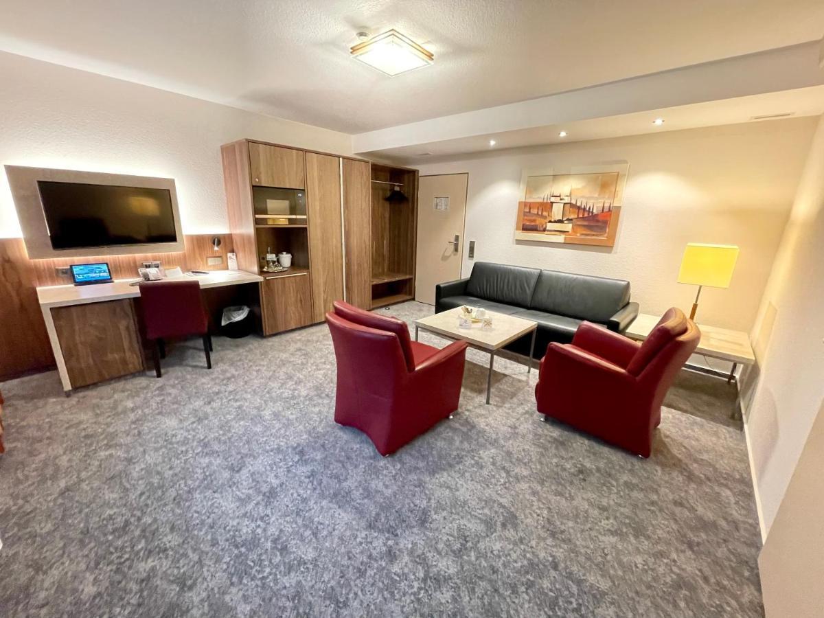 Hotel Merkur 兰施图尔 外观 照片