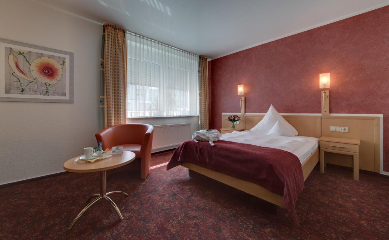 Hotel Merkur 兰施图尔 外观 照片